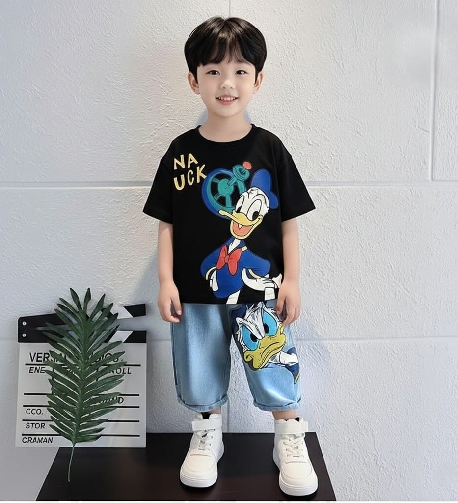 Donald duck Unisex Kids Printed T-shirt with Trousers (black)